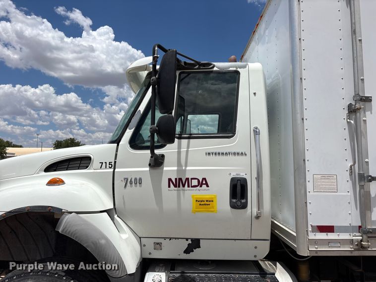 image for item JM9501 2006 International 7600 box truck