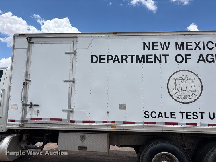 image for item JM9501 2006 International 7600 box truck