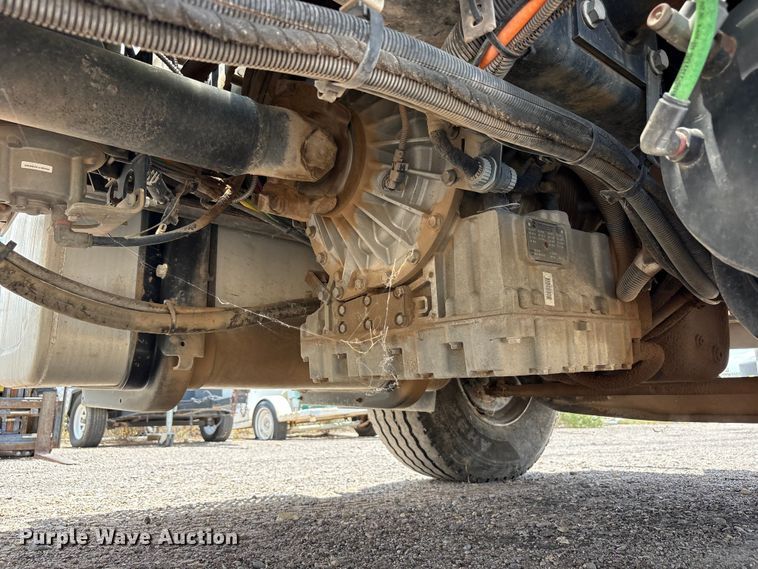 image for item JM9501 2006 International 7600 box truck
