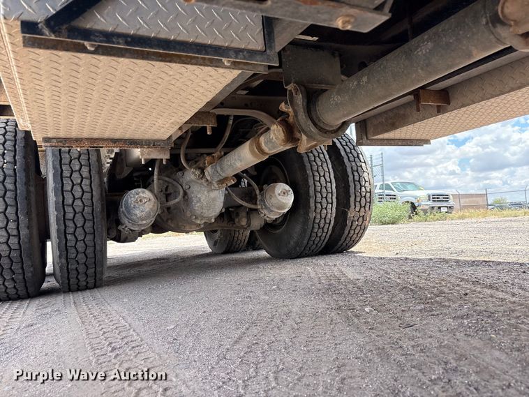 image for item JM9501 2006 International 7600 box truck