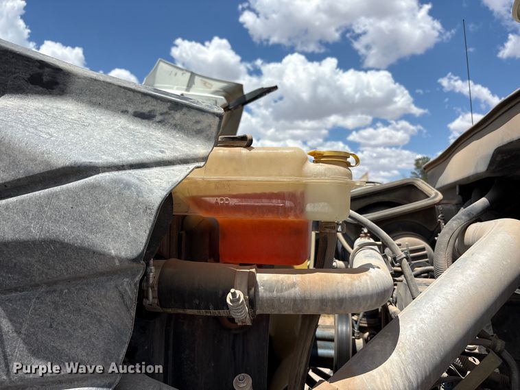 image for item JM9501 2006 International 7600 box truck