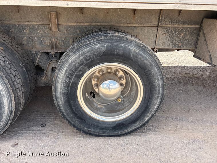 image for item JM9501 2006 International 7600 box truck