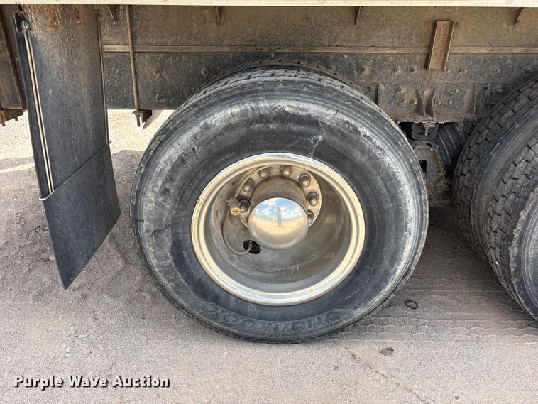 image for item JM9501 2006 International 7600 box truck