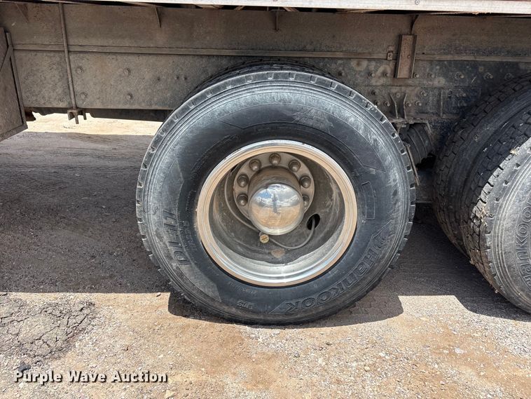 image for item JM9501 2006 International 7600 box truck