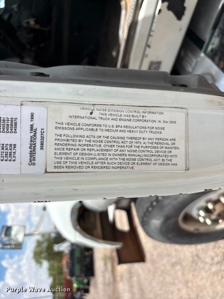 image for item JM9501 2006 International 7600 box truck