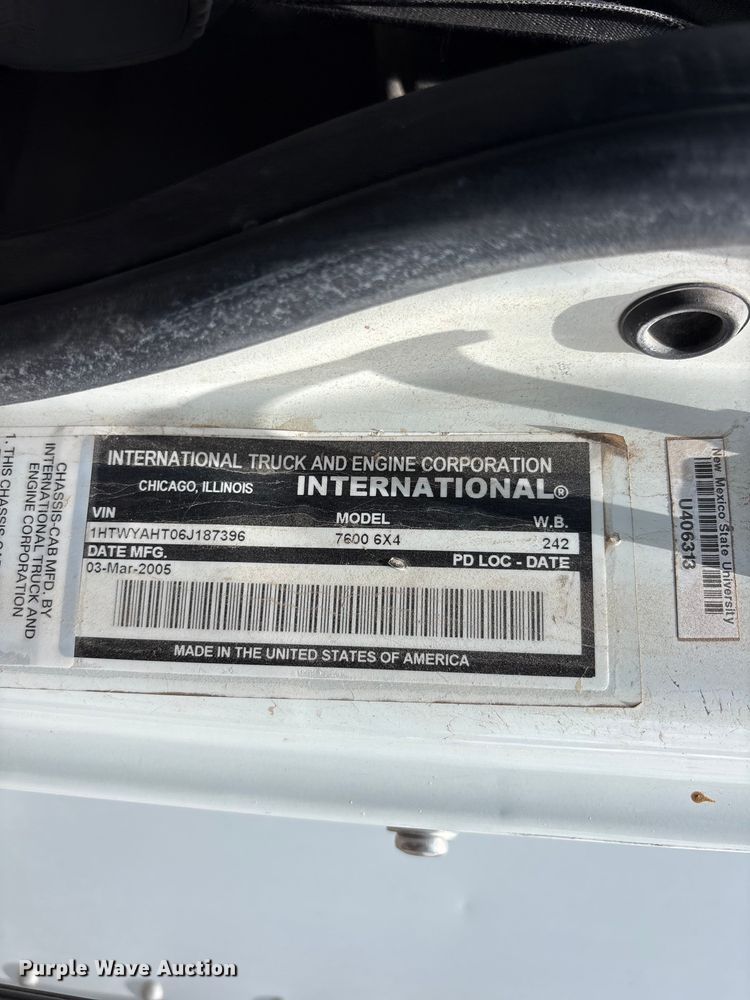 image for item JM9501 2006 International 7600 box truck