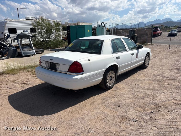 image for item JM9503 2005 Ford Crown Victoria 