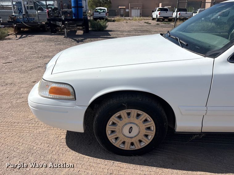 image for item JM9503 2005 Ford Crown Victoria 
