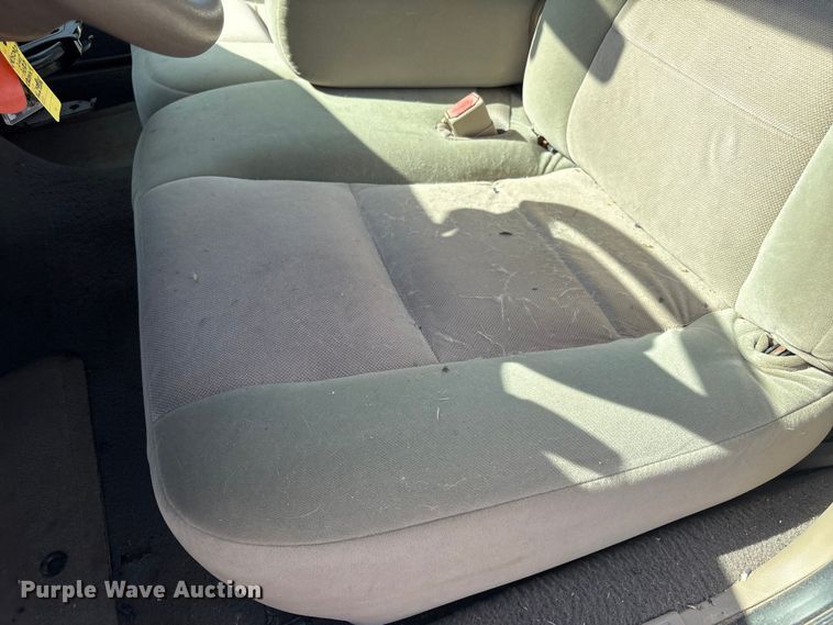 image for item JM9503 2005 Ford Crown Victoria 