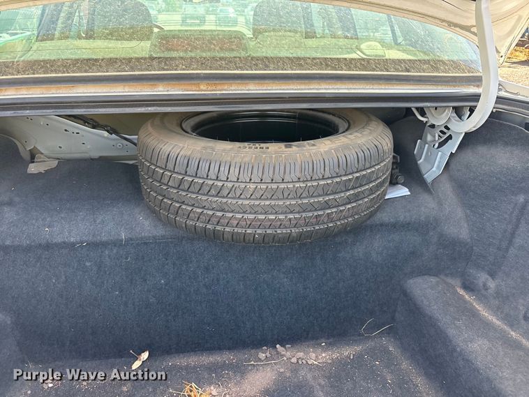 image for item JM9503 2005 Ford Crown Victoria 