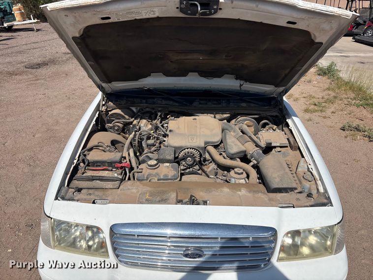 image for item JM9503 2005 Ford Crown Victoria 
