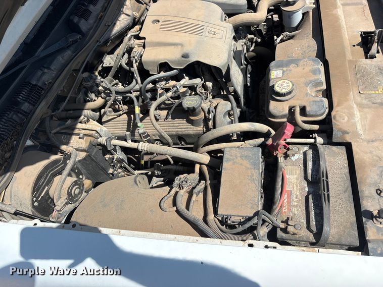 image for item JM9503 2005 Ford Crown Victoria 