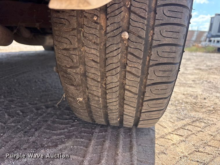 image for item JM9503 2005 Ford Crown Victoria 