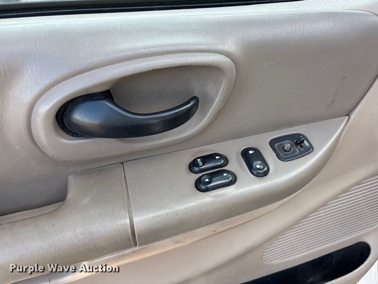 image for item JM9505 2004 Ford F150 pickup truck