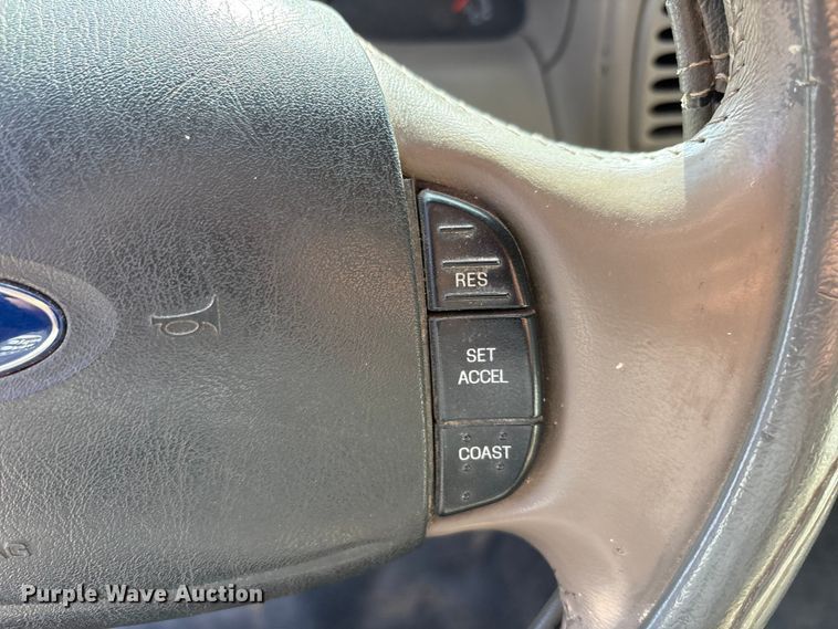 image for item JM9505 2004 Ford F150 pickup truck