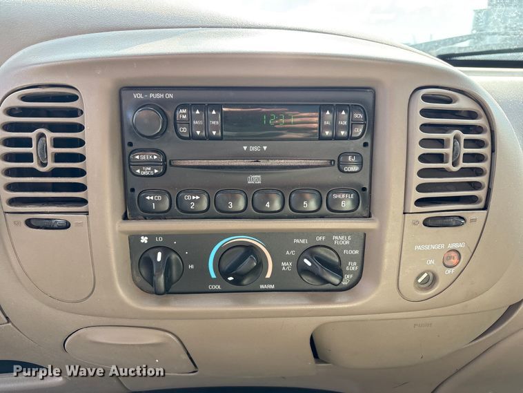 image for item JM9505 2004 Ford F150 pickup truck