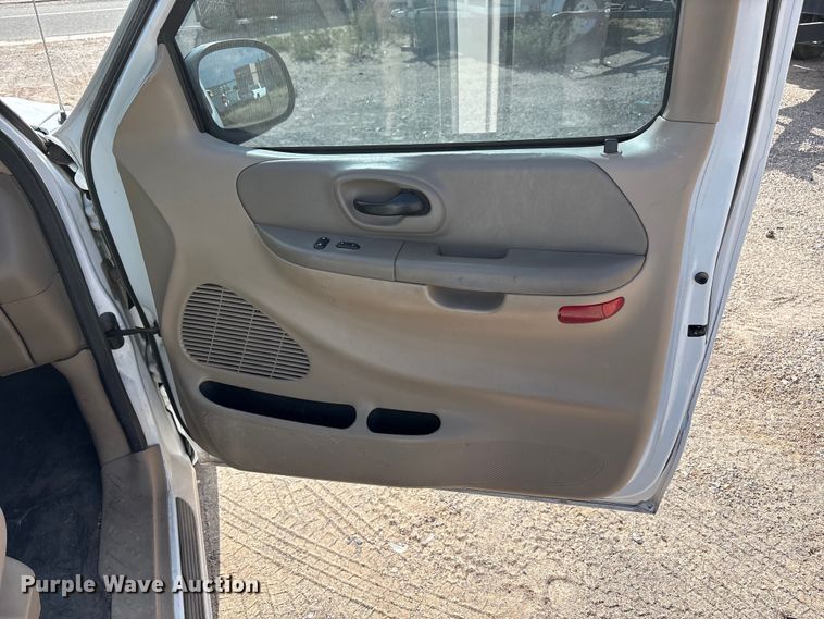image for item JM9505 2004 Ford F150 pickup truck