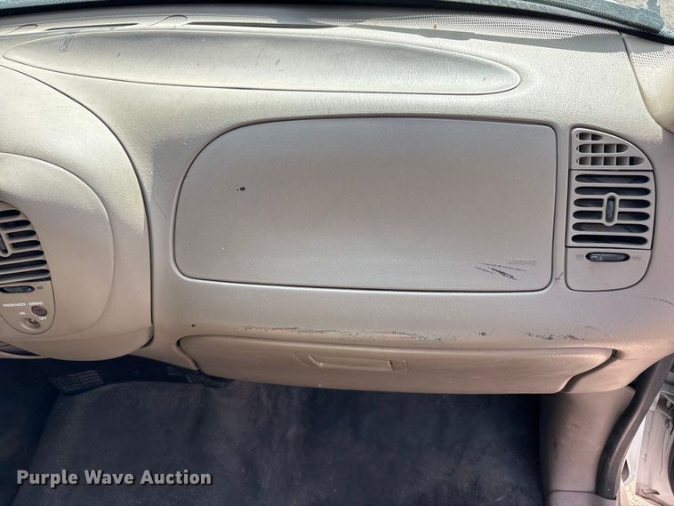 image for item JM9505 2004 Ford F150 pickup truck