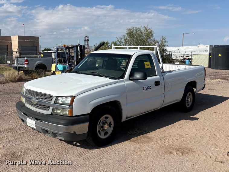 2004 Chevrolet Silverado 1500 pickup truck