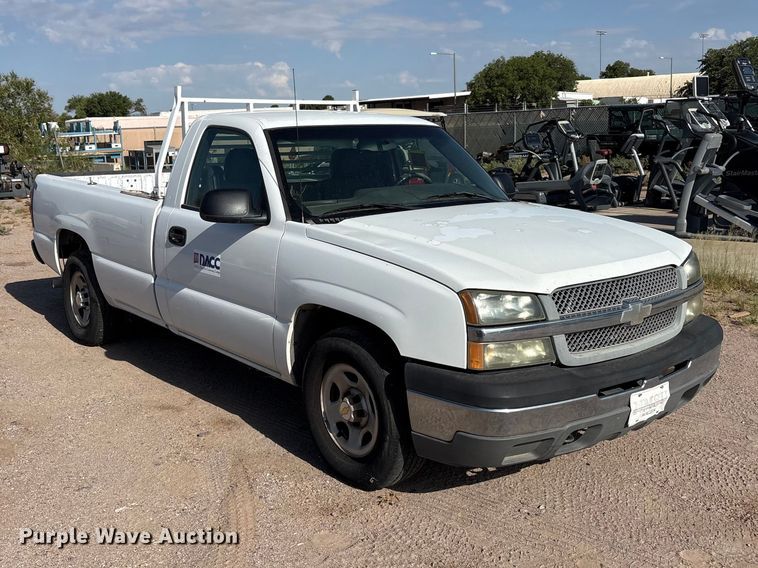 image for item JM9506 2004 Chevrolet Silverado 1500 pickup truck