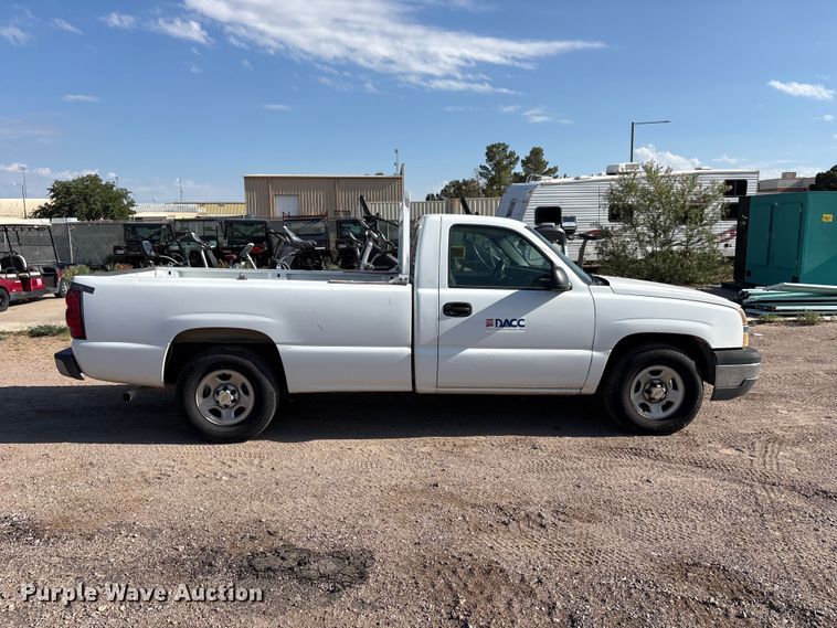 image for item JM9506 2004 Chevrolet Silverado 1500 pickup truck