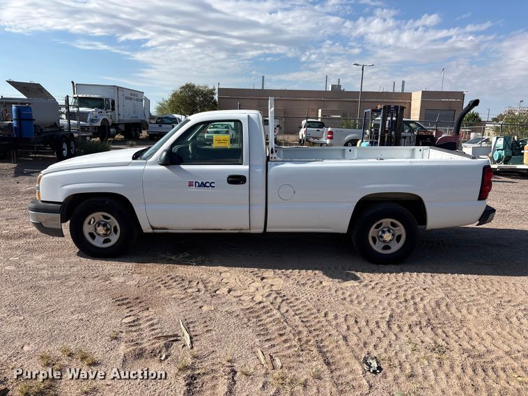 image for item JM9506 2004 Chevrolet Silverado 1500 pickup truck