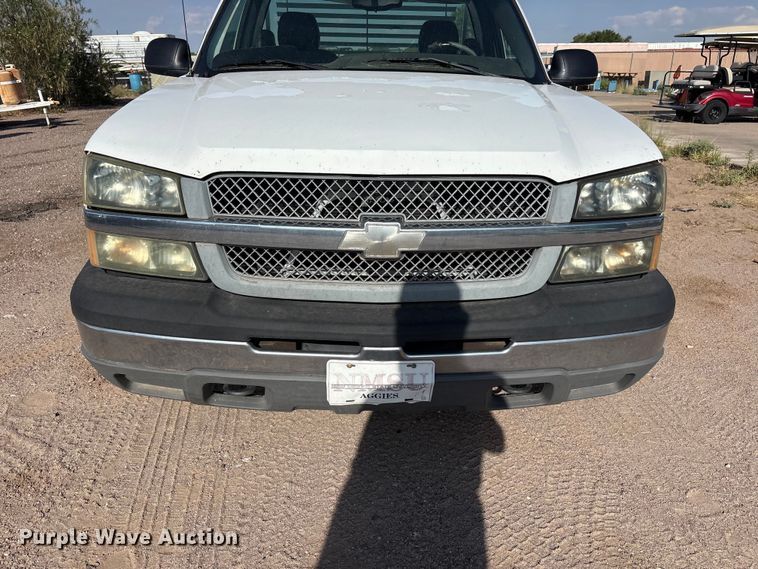 image for item JM9506 2004 Chevrolet Silverado 1500 pickup truck