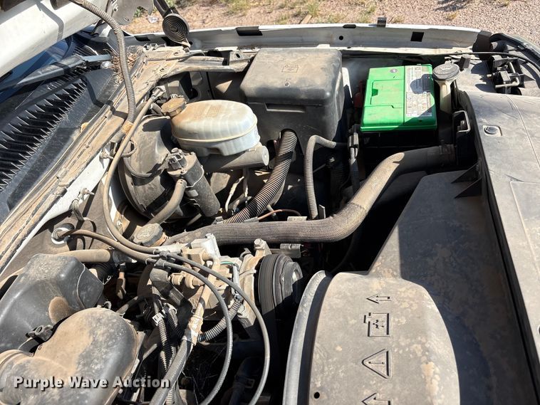 image for item JM9506 2004 Chevrolet Silverado 1500 pickup truck