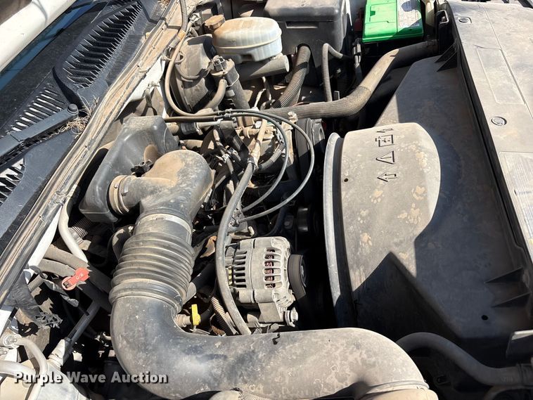 image for item JM9506 2004 Chevrolet Silverado 1500 pickup truck