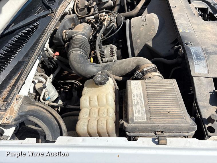 image for item JM9506 2004 Chevrolet Silverado 1500 pickup truck