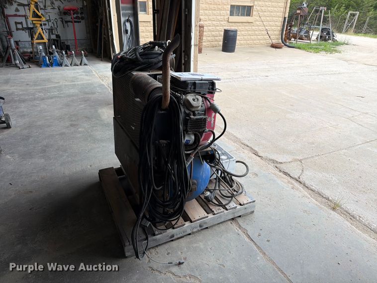 image for item MZ9727 2007 Air N Arc Industrial Series welder/generator