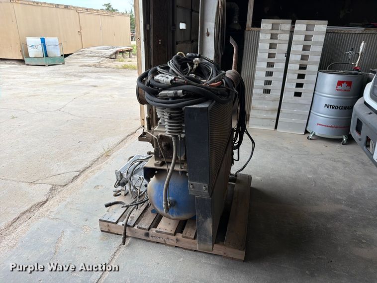 image for item MZ9727 2007 Air N Arc Industrial Series welder/generator