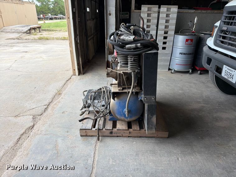 image for item MZ9727 2007 Air N Arc Industrial Series welder/generator