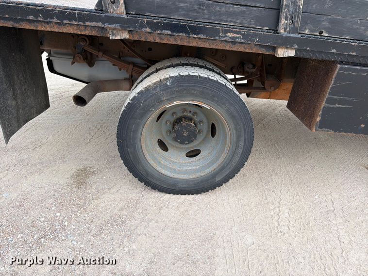 image for item MZ9728 2012 Ford F-450 Ext. Cab flatbed truck