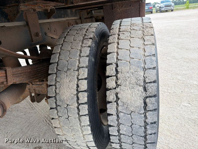 image for item MZ9728 2012 Ford F-450 Ext. Cab flatbed truck