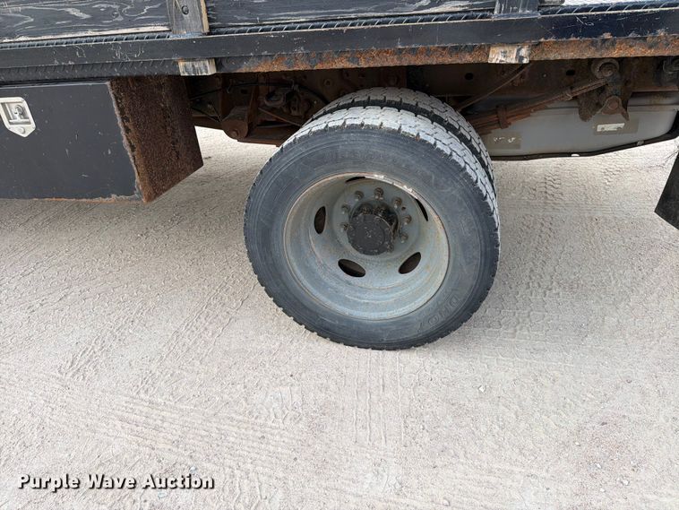 image for item MZ9728 2012 Ford F-450 Ext. Cab flatbed truck