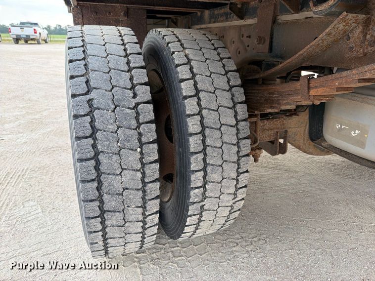 image for item MZ9728 2012 Ford F-450 Ext. Cab flatbed truck