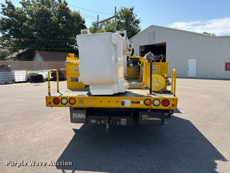 image for item MZ9730 2015 RAM 5500HD bucket truck