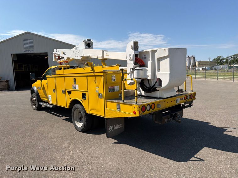 image for item MZ9730 2015 RAM 5500HD bucket truck