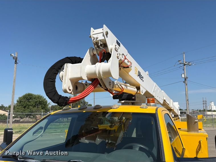 image for item MZ9730 2015 RAM 5500HD bucket truck