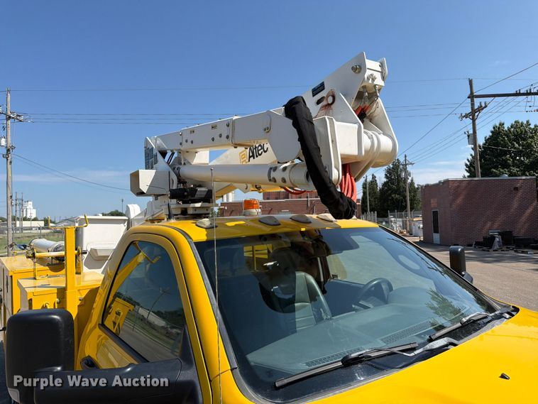 image for item MZ9730 2015 RAM 5500HD bucket truck