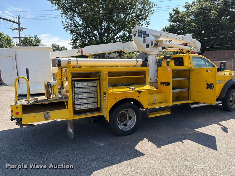 image for item MZ9730 2015 RAM 5500HD bucket truck