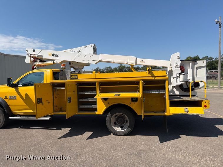 image for item MZ9730 2015 RAM 5500HD bucket truck