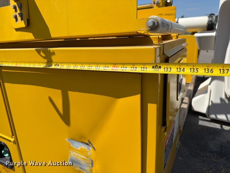 image for item MZ9730 2015 RAM 5500HD bucket truck