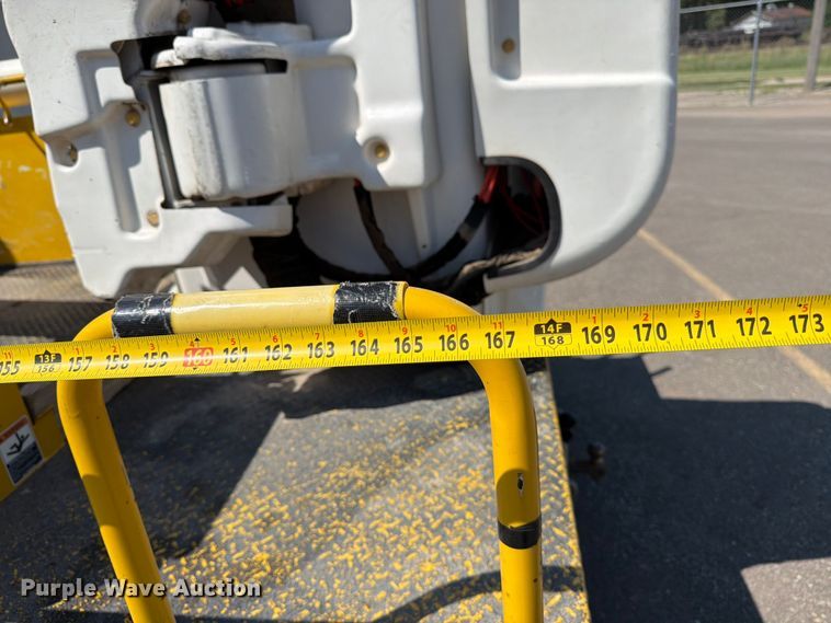 image for item MZ9730 2015 RAM 5500HD bucket truck
