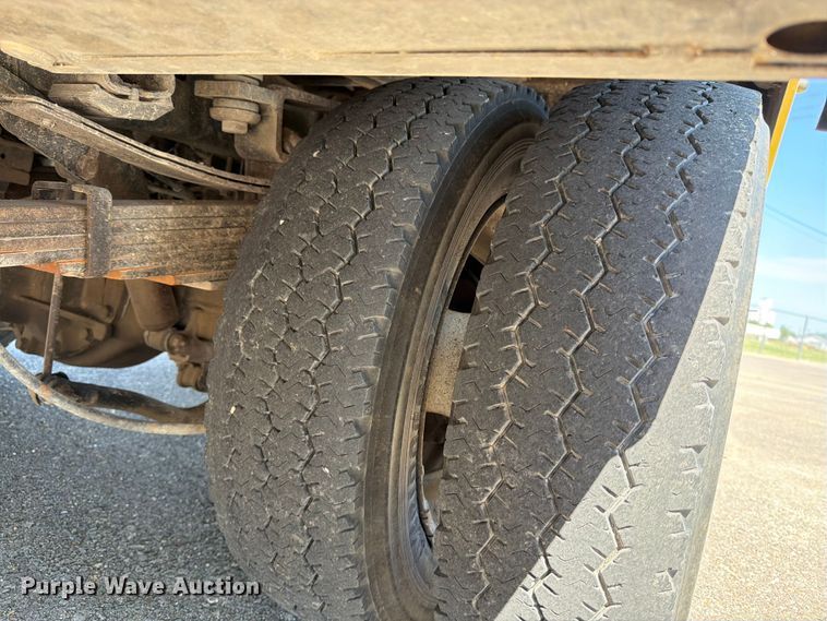 image for item MZ9730 2015 RAM 5500HD bucket truck