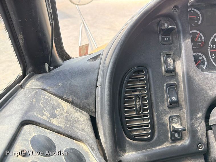 image for item MZ9735 2012 Thomas Built 340T school bus