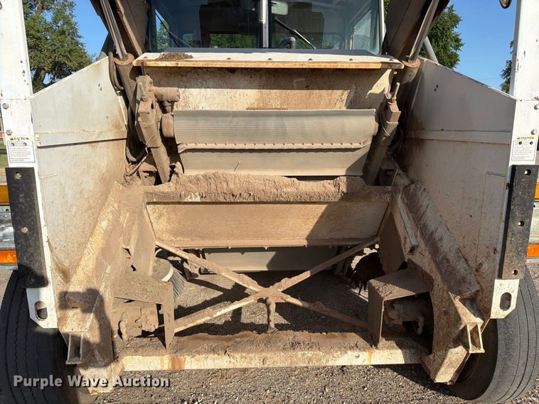 image for item MZ9744 2003 Elgin Pelican Series P street sweeper truck