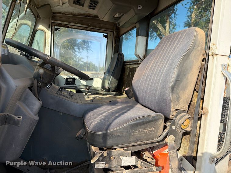 image for item MZ9744 2003 Elgin Pelican Series P street sweeper truck