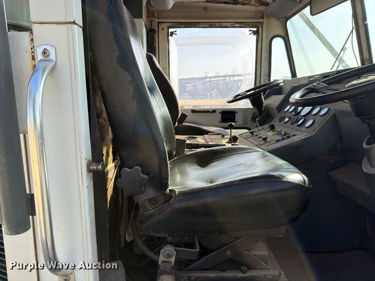 image for item MZ9744 2003 Elgin Pelican Series P street sweeper truck
